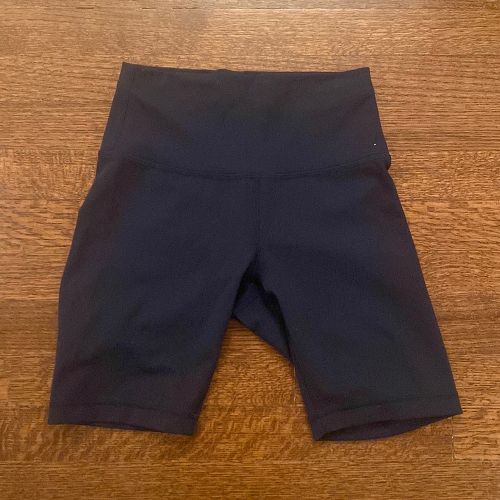 Size 6 lululemon bike shorts, navy blue, 8 inch